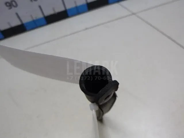 Уплотнитель капота для  Great Wall Hover M2 2010-2014