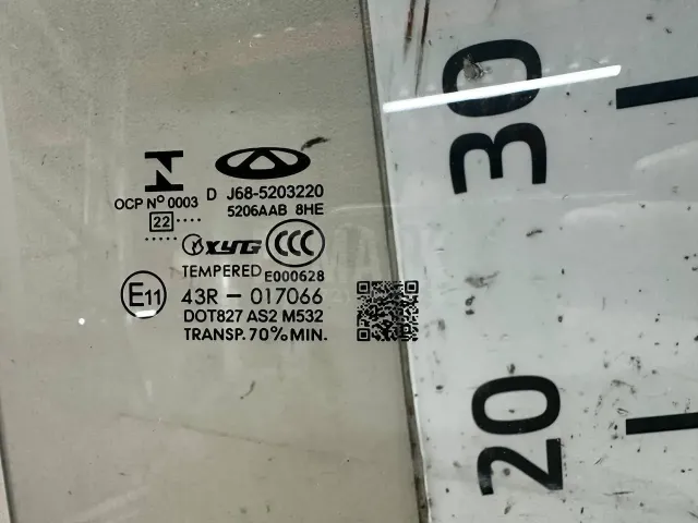 Стекло двери задней правой для  Ford Escape EUR 2007-2009