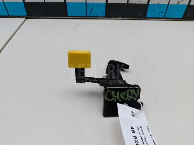 Крючок капота для  Dodge Journey 2008-2020