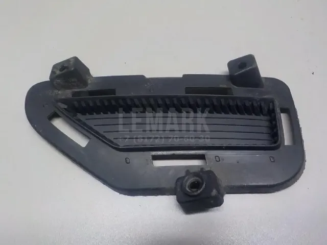 Заглушка бампера правая для  BMW 2-serie F45/F46 Tourer 2015-2022