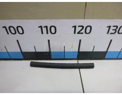 Уплотнитель капота