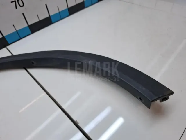 Накладка переднего крыла правого для  Ford Focus II 2008-2011