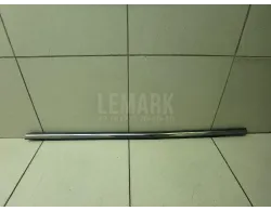 Накладка стекла переднего левого