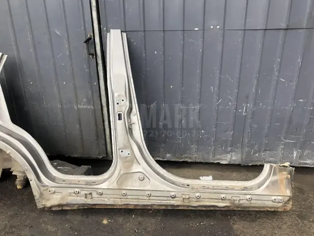 Порог со стойкой правый для  Ford Cougar 1998-2001