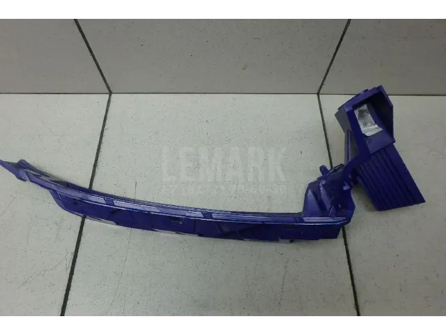 Кронштейн переднего бампера правый для  Ford C-MAX 2003-2010