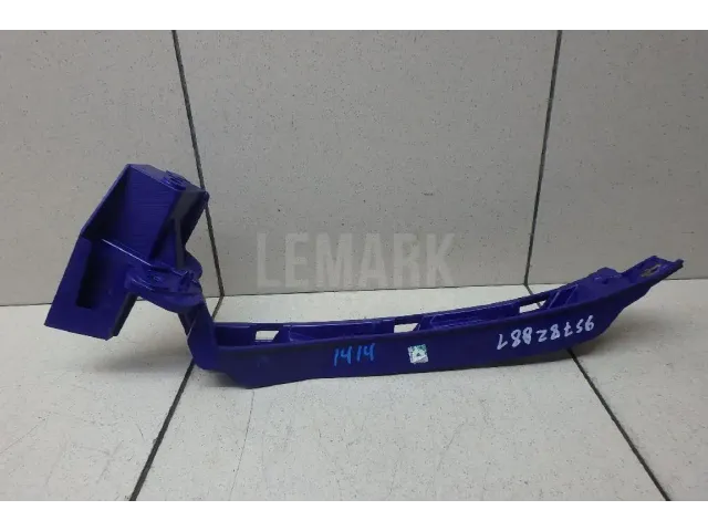 Кронштейн переднего бампера правый для  Ford C-MAX 2003-2010