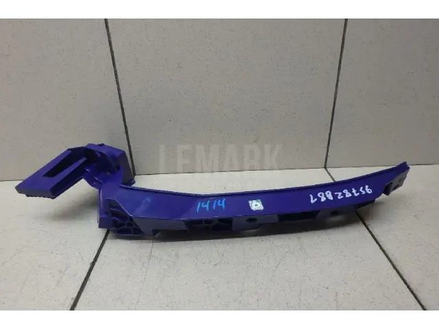 Кронштейн переднего бампера правый для  Ford C-MAX 2003-2010
