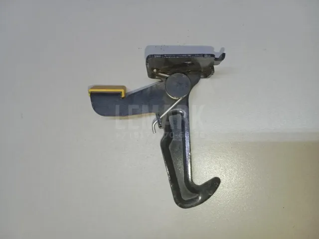 Крючок капота для  Citroen Xsara Picasso 1999-2010