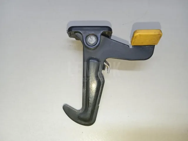 Крючок капота для  Citroen Xsara Picasso 1999-2010
