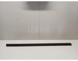 Накладка стекла заднего левого
