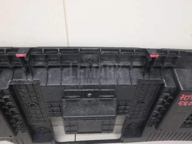Кожух замка капота для  Ford Fiesta 2001-2008