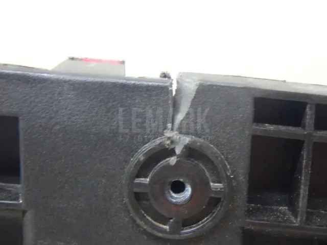Кожух замка капота для  Ford Fiesta 2001-2008