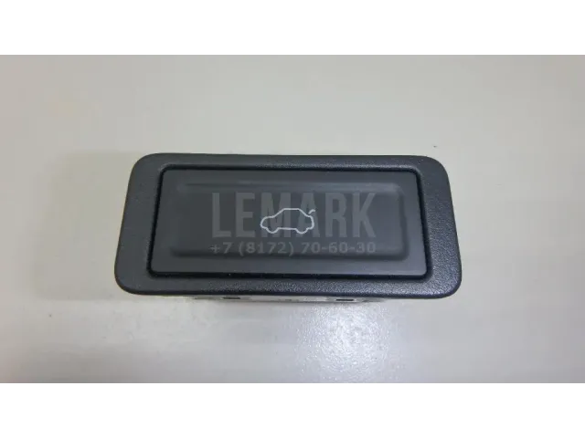 Кнопка открывания багажника для  BMW 1-serie E82/E88 2007-2013