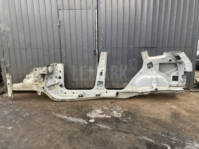 Крыло заднее правое для  BMW X5 E70 2007-2013
