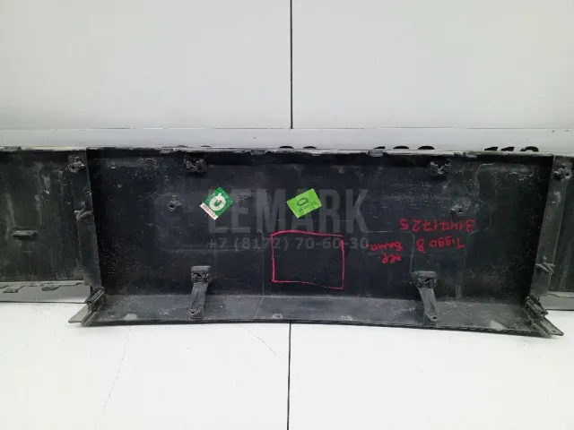 Накладка переднего бампера центральная для  Astra HD 8 2005-2011