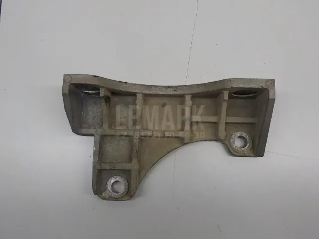 Кронштейн глушителя для  GM GMC SAVANA 2002