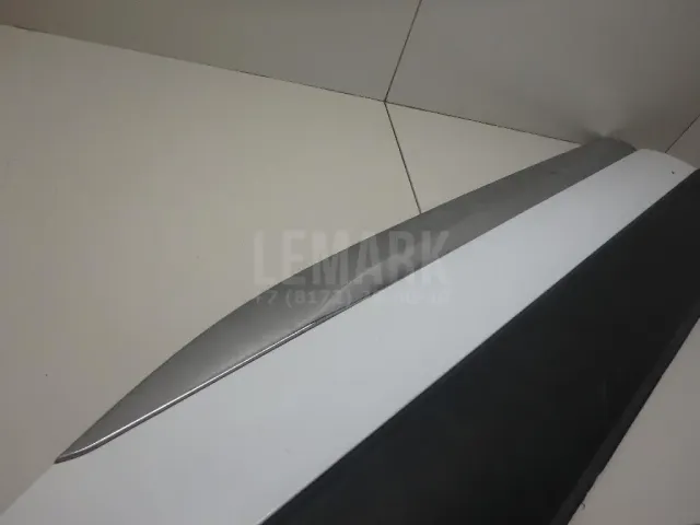 Накладка двери передней левой