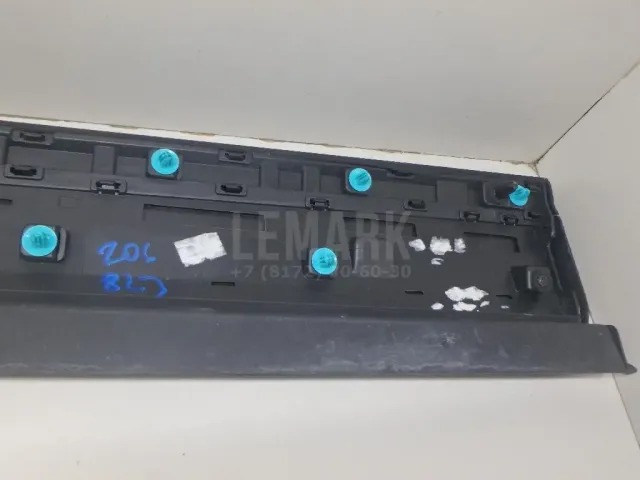 Накладка двери передней правой для  Chevrolet Captiva (C100) 2006-2010