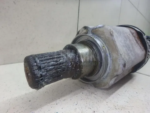 Полуось передняя левая