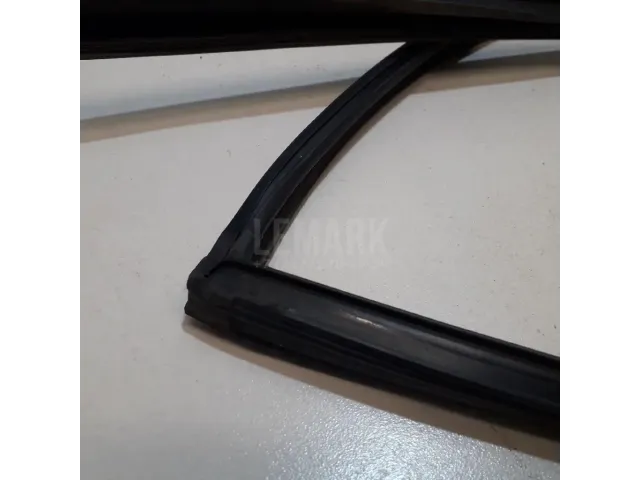 Уплотнитель стекла двери для  Great Wall Hover H3 NEW 2014-2016
