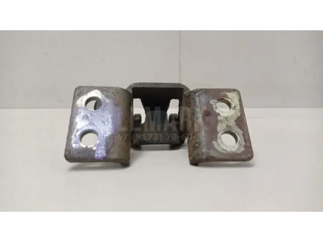 Петля двери багажника