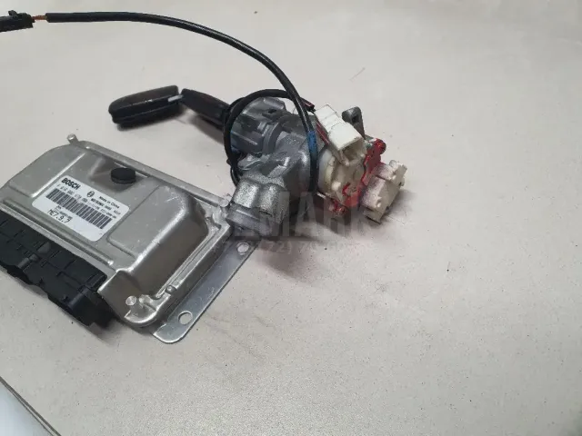 Блок управления двигателем для  Citroen C5 2004-2008