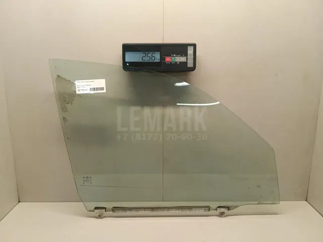 Стекло двери передней правой для  Ford Fiesta 2001-2008