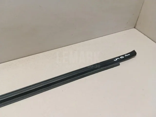 Накладка стекла заднего левого для  Changan UNI-V 2022