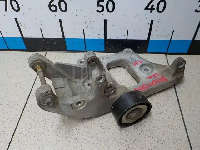 Кронштейн генератора для  Citroen C8 2002-2014