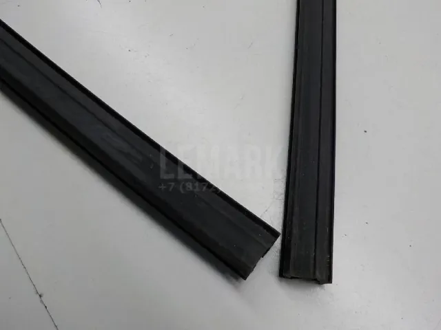 Уплотнитель стекла двери для  FAW J5 2004