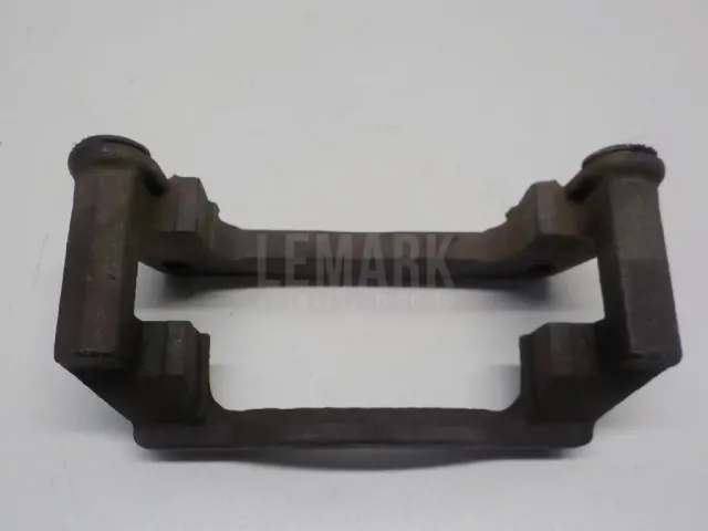 Скоба суппорта переднего для  BMW X5 E53 2000-2007