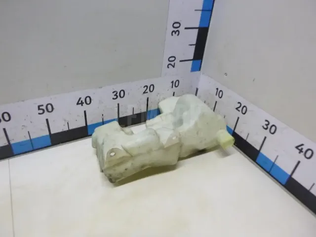 Бачок омывателя лобового стекла