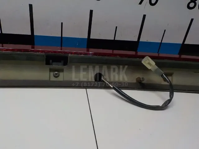 Спойлер (дефлектор) багажника