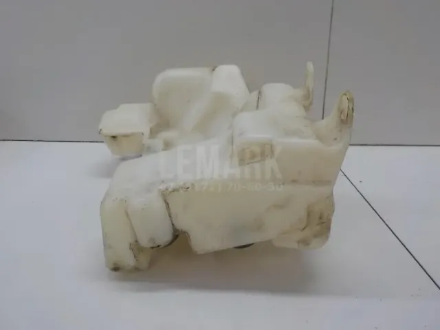 Бачок омывателя лобового стекла