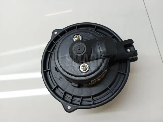 Моторчик отопителя для  Ford Escape EUR 2007-2009