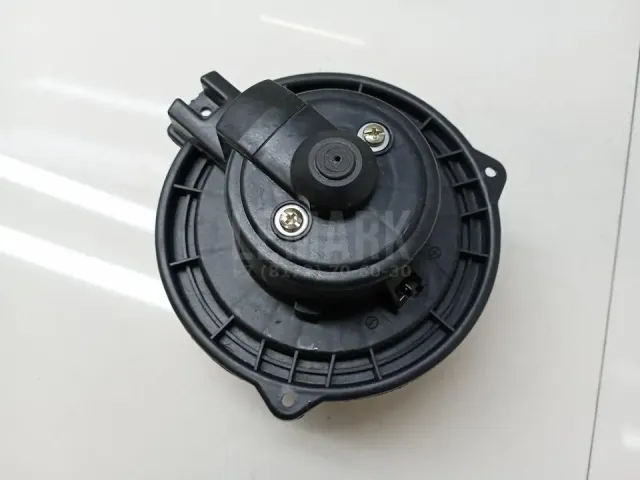 Моторчик отопителя для  Ford Escape EUR 2007-2009