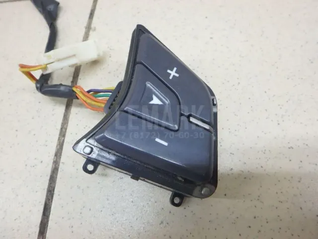 Блок кнопок для  Chevrolet Tahoe II 2000-2006