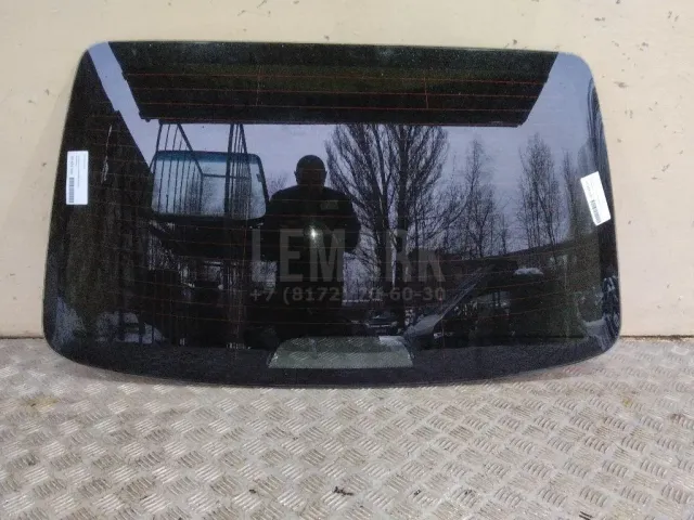 Стекло заднее