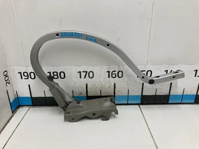 Петля крышки багажника для  Chrysler Voyager/Caravan 1996-2001