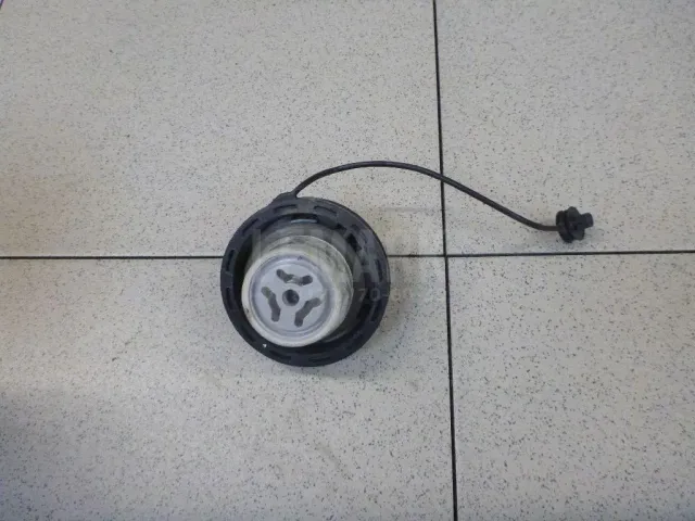 Крышка топливного бака