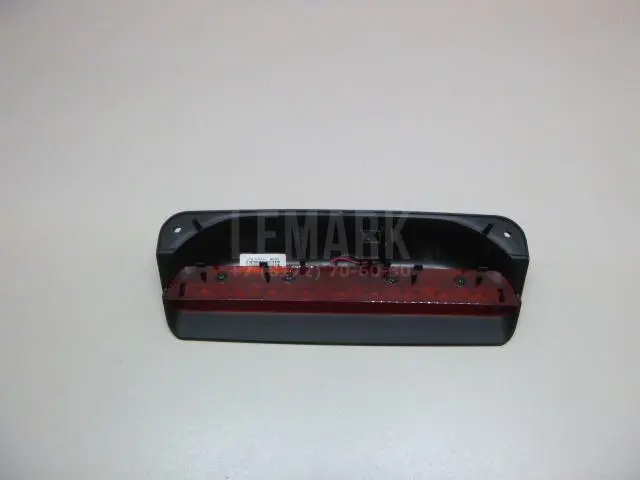 Фонарь задний (стоп сигнал) для  GM Pontiac Vibe 2002-2007