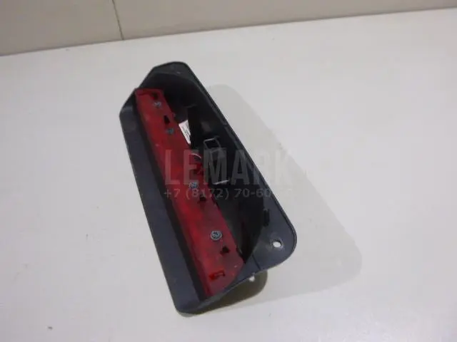 Фонарь задний (стоп сигнал) для  GM Pontiac Vibe 2002-2007