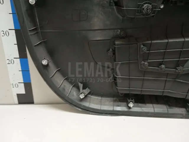 Обшивка двери передней правой для  Ford Kuga 2008-2012