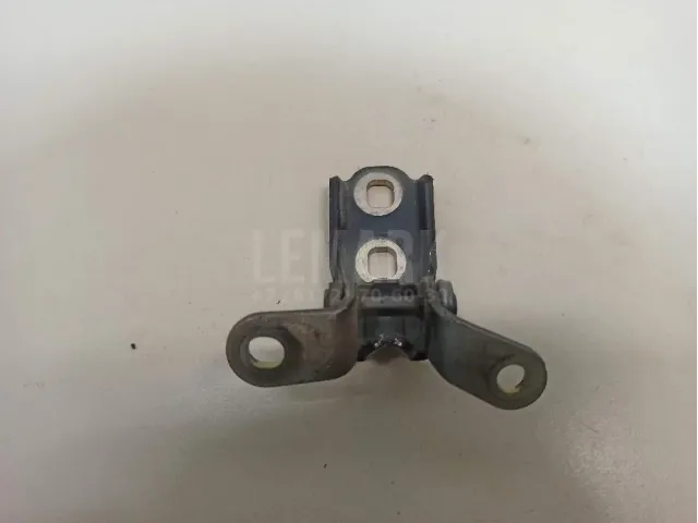 Петля двери передней левой верхняя для  Fiat 500 2008
