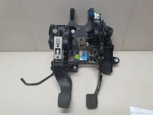 Блок педалей для  Ford Escape EUR 2007-2009