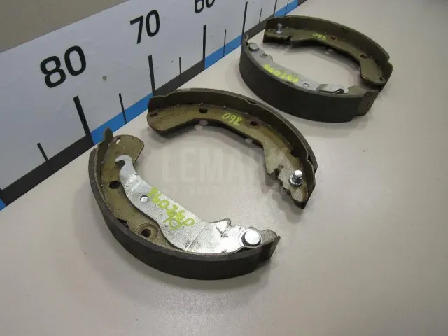 Колодки барабанные к-кт для  BMW 7-serie F01/F02 2008-2015