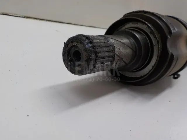 Полуось передняя правая