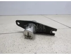 Вставка замка багажника