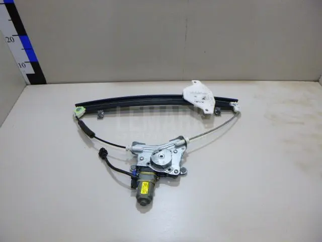 Стеклоподъемник электр. задний левый для  Astra HD 8 2005-2011