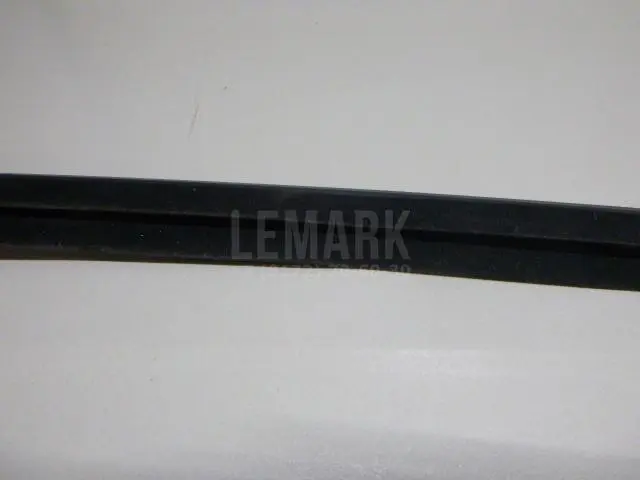 Уплотнитель стекла двери для  Ford C-MAX 2003-2010